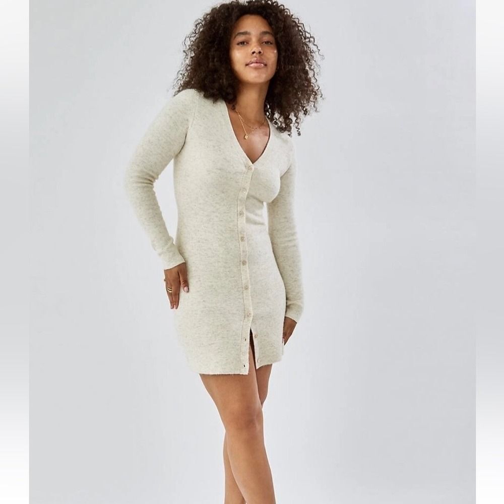 Authentic Aritzia Wilfred Alexandria Long sleeve button sweater dress size M